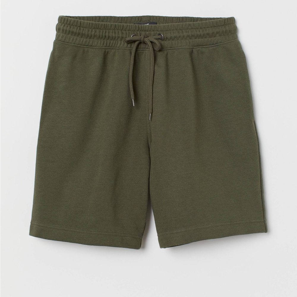 H&M olive green Men's Athletic regular fit coupe standard sweatshorts